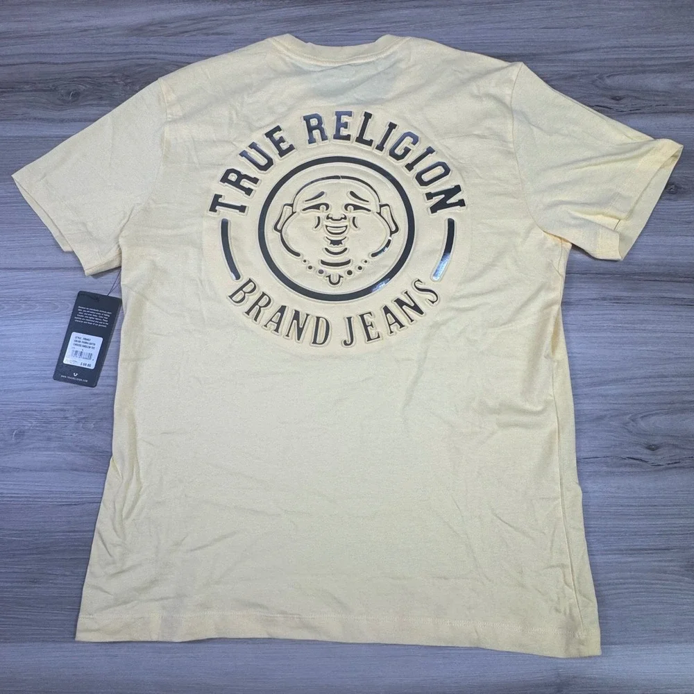 True Religion Mens Emboss Emblem‎ Tee, Panna Cotta Yellow, Large, NWT streetwear